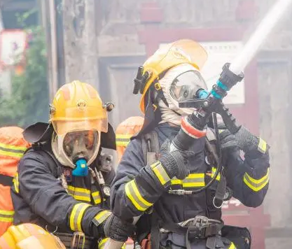 家庭火灾抢救要点，，，，，，第一时间应该怎么办？？？？？？？？？？？？？？？？？？？？？